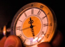 巨丰投顾：控制仓位 耐心等待下一个低吸点！